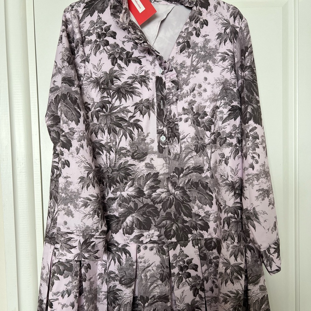 Floral Pleated Long Sleeve Mini Dress – light pink & Charcoal Print (M)